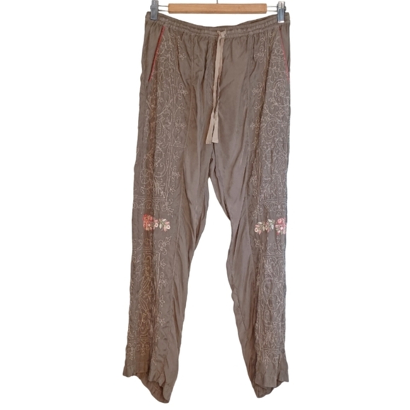 Johnny Was Boho Floral Embroidered Olive Green Joggers - Picture 1 of 13